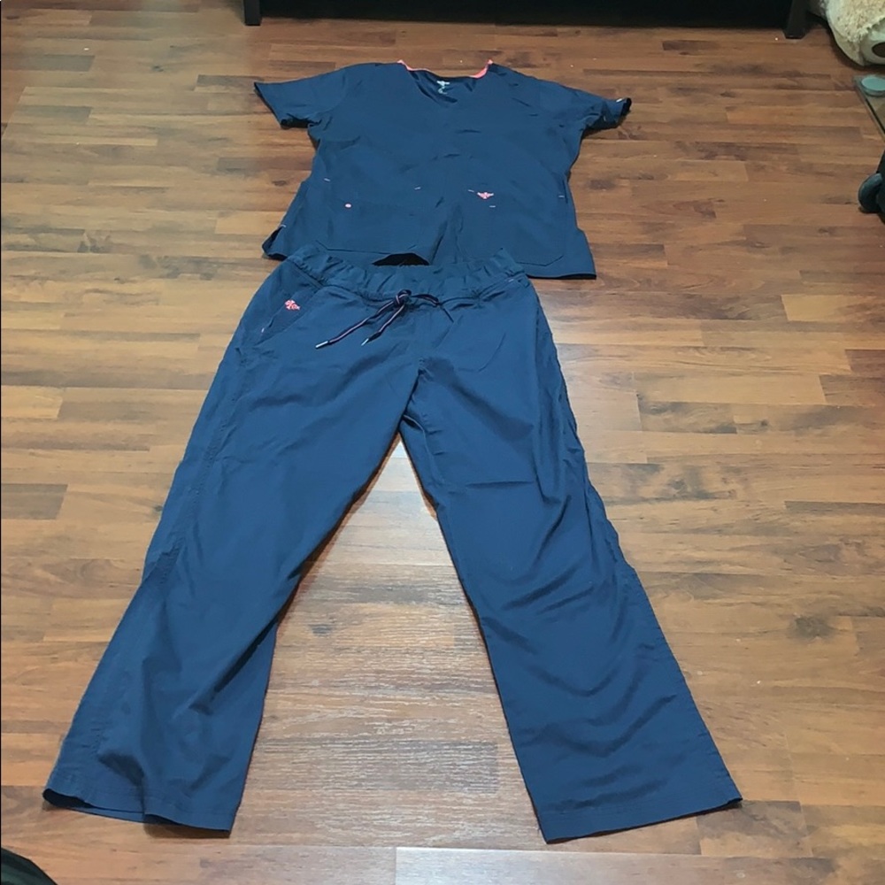 Med Couture Scrub Set Navy Blue Pink Detail Size M